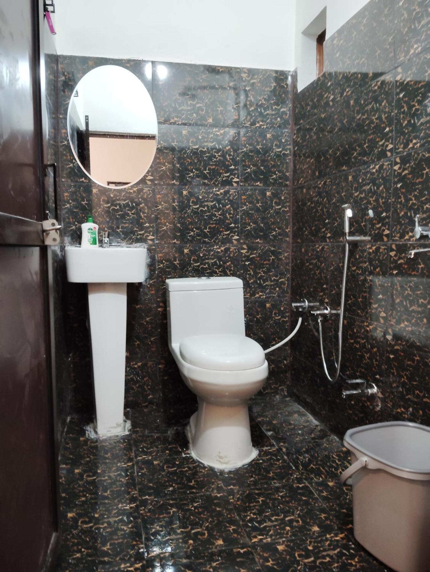Alaknanda Homestay Karnaprayāg Zewnętrze zdjęcie